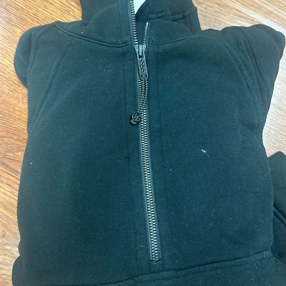 Black Lululemon Scuba